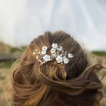 Choisir l'accessoire de cheveux idéal pour votre chignon de mariée wedding-hair-accessories